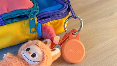 θηλιά chipolo στην τσάντα