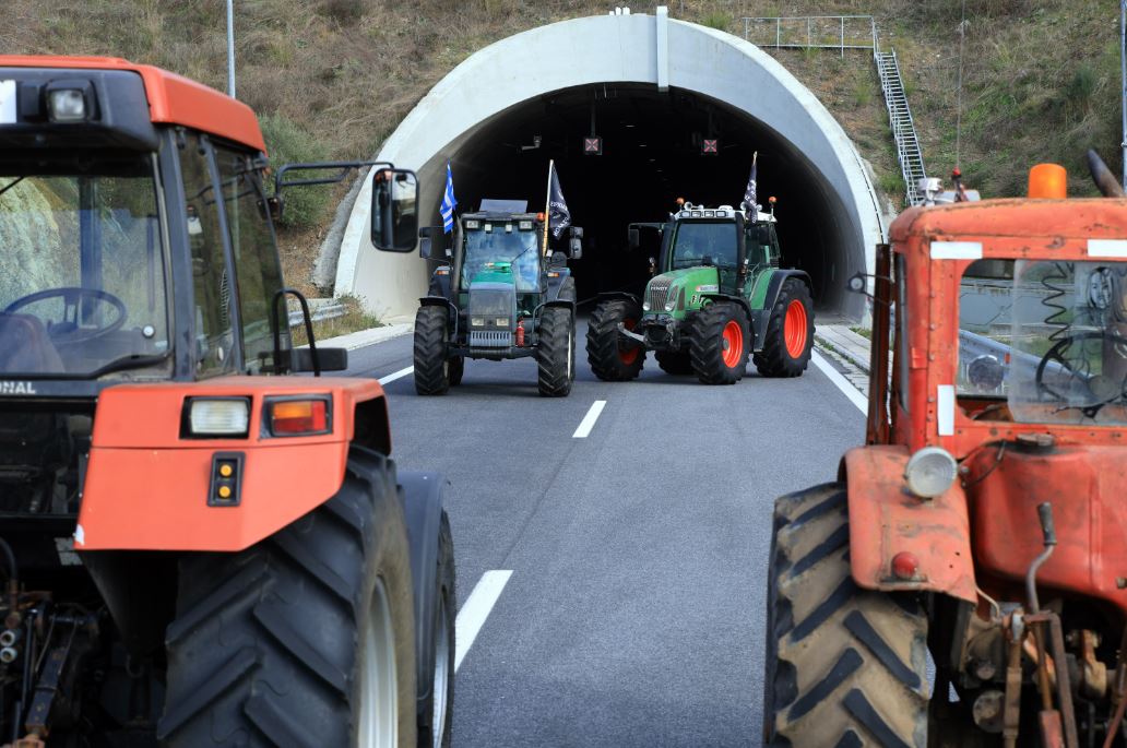 «ΣΕΤΕ: Κατεπείγουσα Έκκληση για ΕΘΝΙΚΕΣ ΟΔΟΥΣ Άνοιγμα – Ποιες Μυστικές Συνέπειες Κρύβονται!»