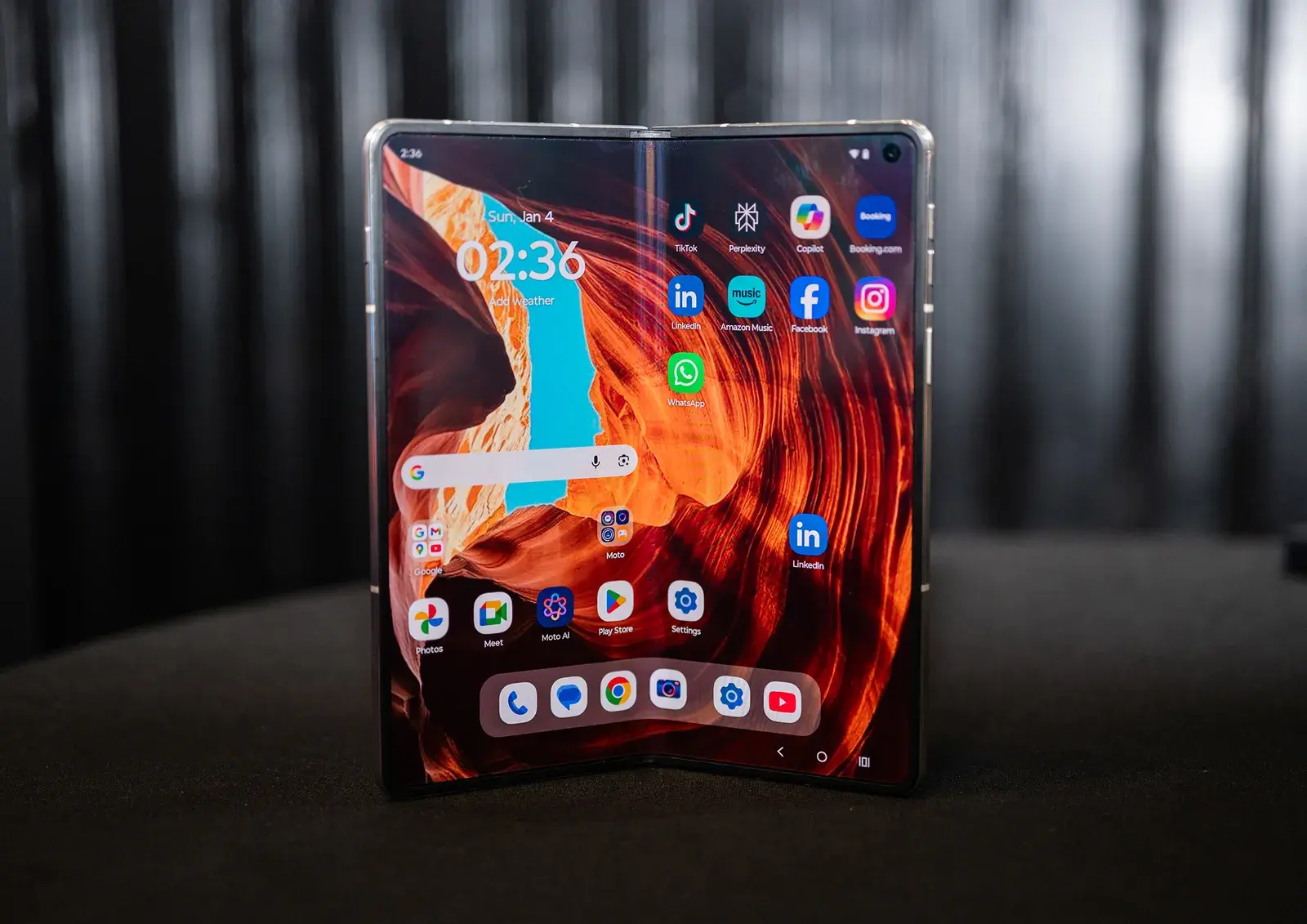 Ανακαλύψτε το Επαναστατικό Smartphone με Αναδιπλούμενη Οθόνη 8,1″ 2K LTPO και Εξωτερική Οθόνη 6,56″! Δείτε Πώς Αλλάζει τα Δεδομένα!