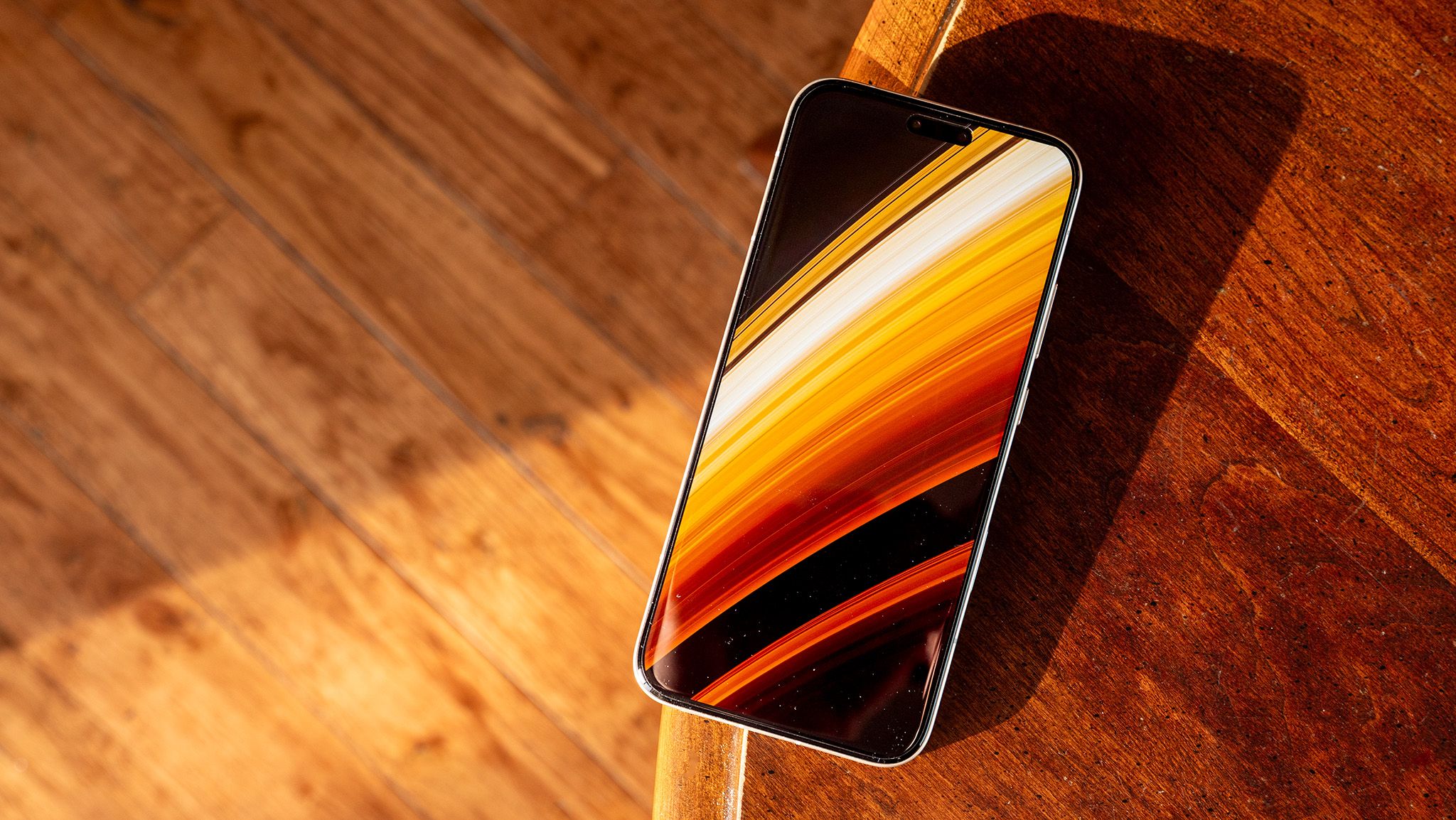 Υπάρχει μόνο ένα smartphone OLED που σημειώνει όλα τα κουτιά και δεν είναι της Samsung