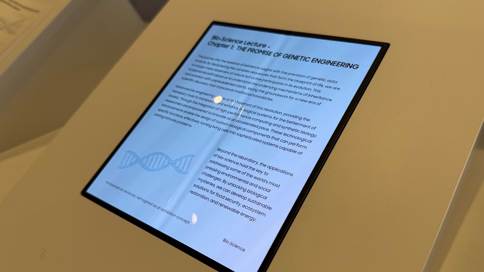 Μάθε το Μυστικό: Ανακαλύψαμε την Επαναστατική Οθόνη Χωρίς Τσάκιση για το iPhone Fold και την Φωτεινότερη Τηλεόραση OLED στον Κόσμο στην CES 2026! Οθόνη Samsung για πτυσσόμενα τηλέφωνα