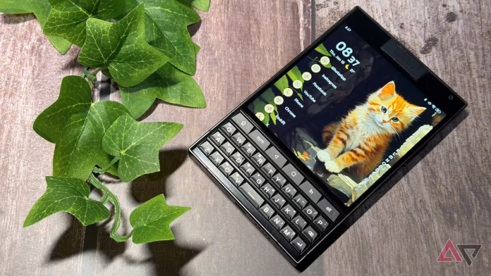 Προσπάθησα να μετατρέψω το Unihertz Titan 2 σε Επικοινωνία κλικ — κάπως έτσι