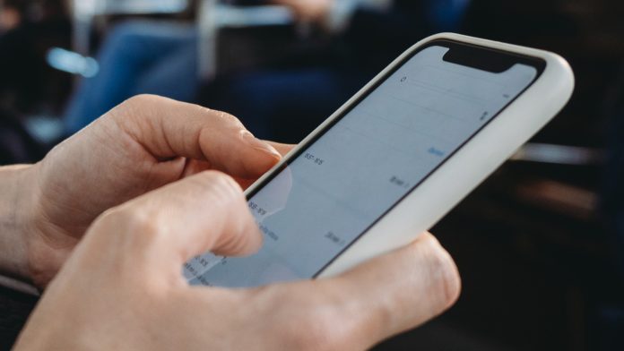 Δείτε πόσο συχνά καθαρίζετε την οθόνη του τηλεφώνου σας