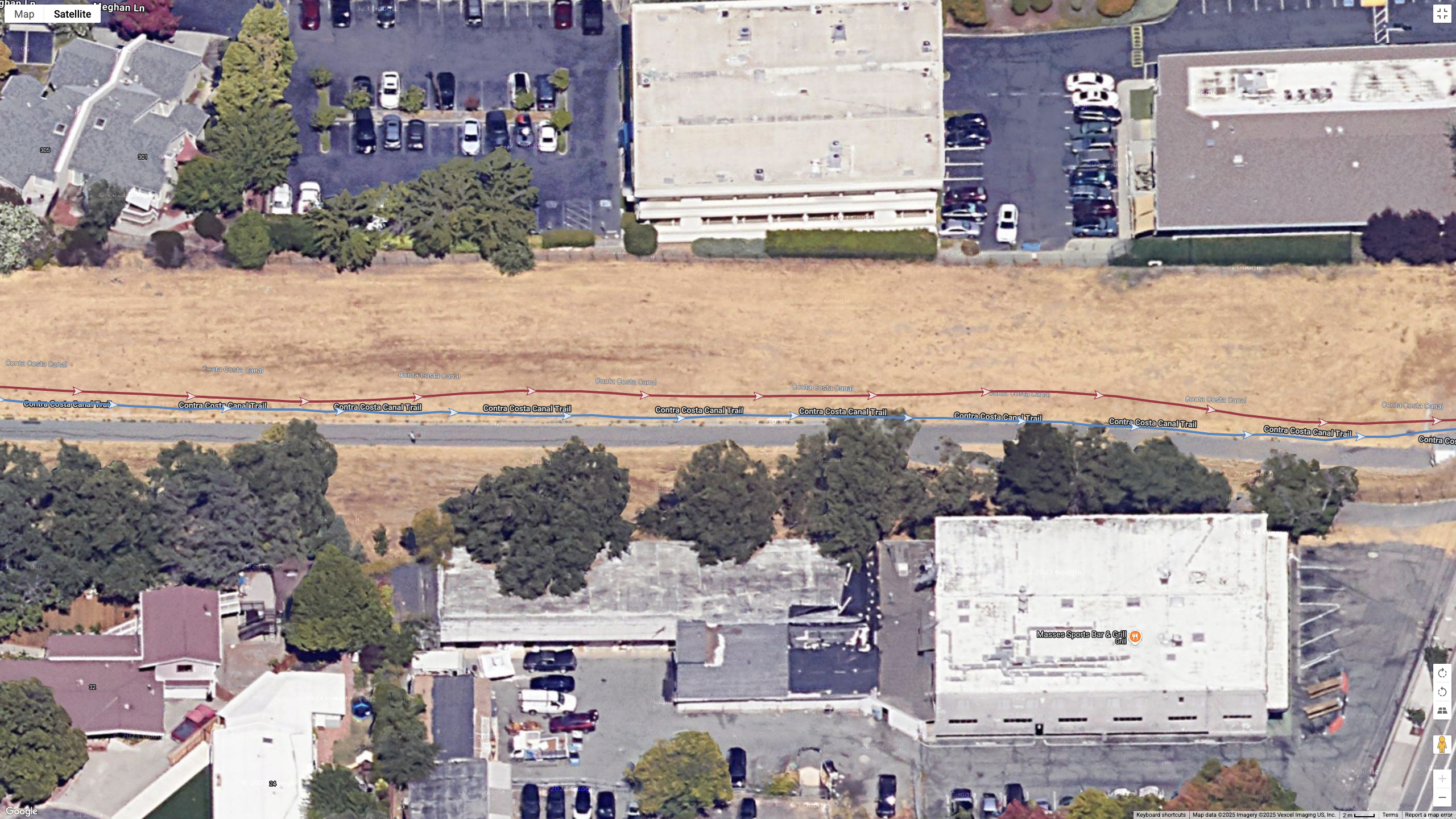 GPS satellite map showing how the COROS NOMAD (red line) and Garmin Forerunner 970 (blue line) compare for GPS accuracy during a run.
