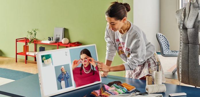 Δελτίο Τύπου – LG StandbyMe 2: Η τηλεόραση που στέκεται δίπλα σας σε κάθε στιγμή Δελτίο Τύπου – LG StandbyMe 2: Η τηλεόραση που στέκεται δίπλα σας σε κάθε στιγμή