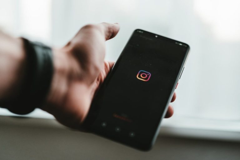Το Instagram αντιμετωπίζει ευθύνες για την ψυχική υγεία των νέων σε δοκιμή ορόσημο