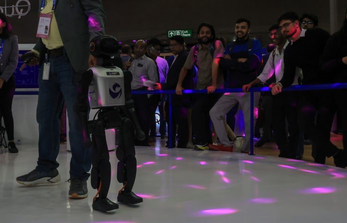 Δυστοπική πρόβλεψη από τον καθηγητή Ράσελ: Αν τα συστήματα ΤΝ αναλάβουν τον έλεγχο ο ανθρώπινος πολιτισμός θα μπορούσε να γίνει «παράπλευρη απώλεια» Δυστοπική πρόβλεψη από τον καθηγητή Ράσελ: Αν τα συστήματα ΤΝ αναλάβουν τον έλεγχο ο ανθρώπινος πολιτισμός θα μπορούσε να γίνει «παράπλευρη απώλεια»