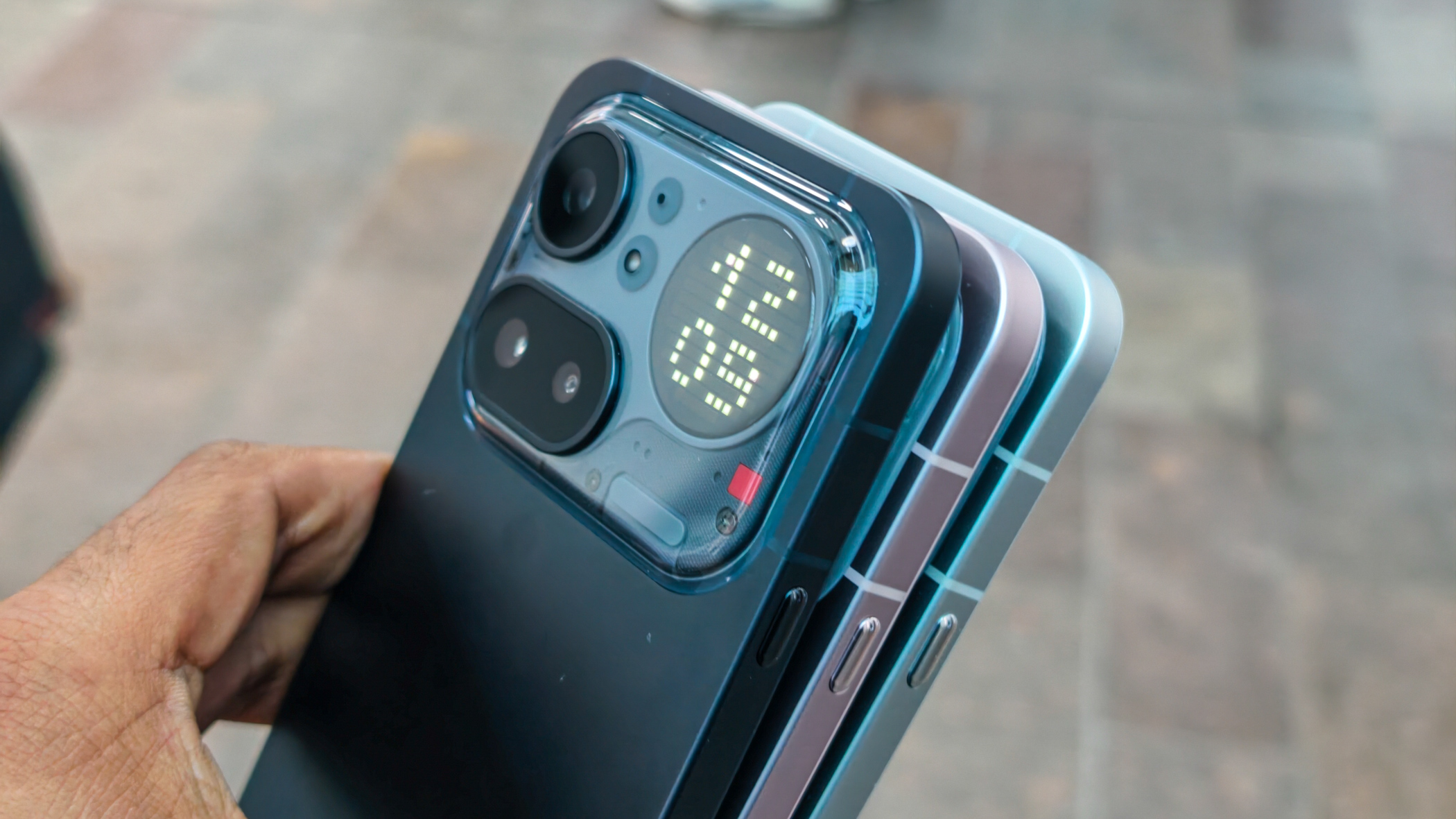 Nothing Phone 4a Pro Colors από την κυκλοφορία στο Λονδίνο