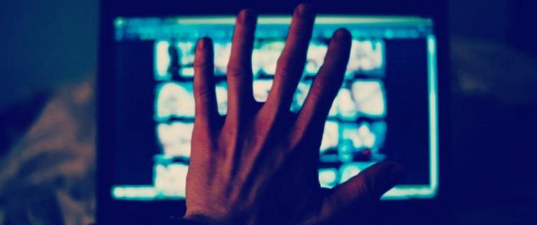 Μία στις δύο καταγγελίες σχετίζεται με εγκλήματα εις βάρος παιδιών