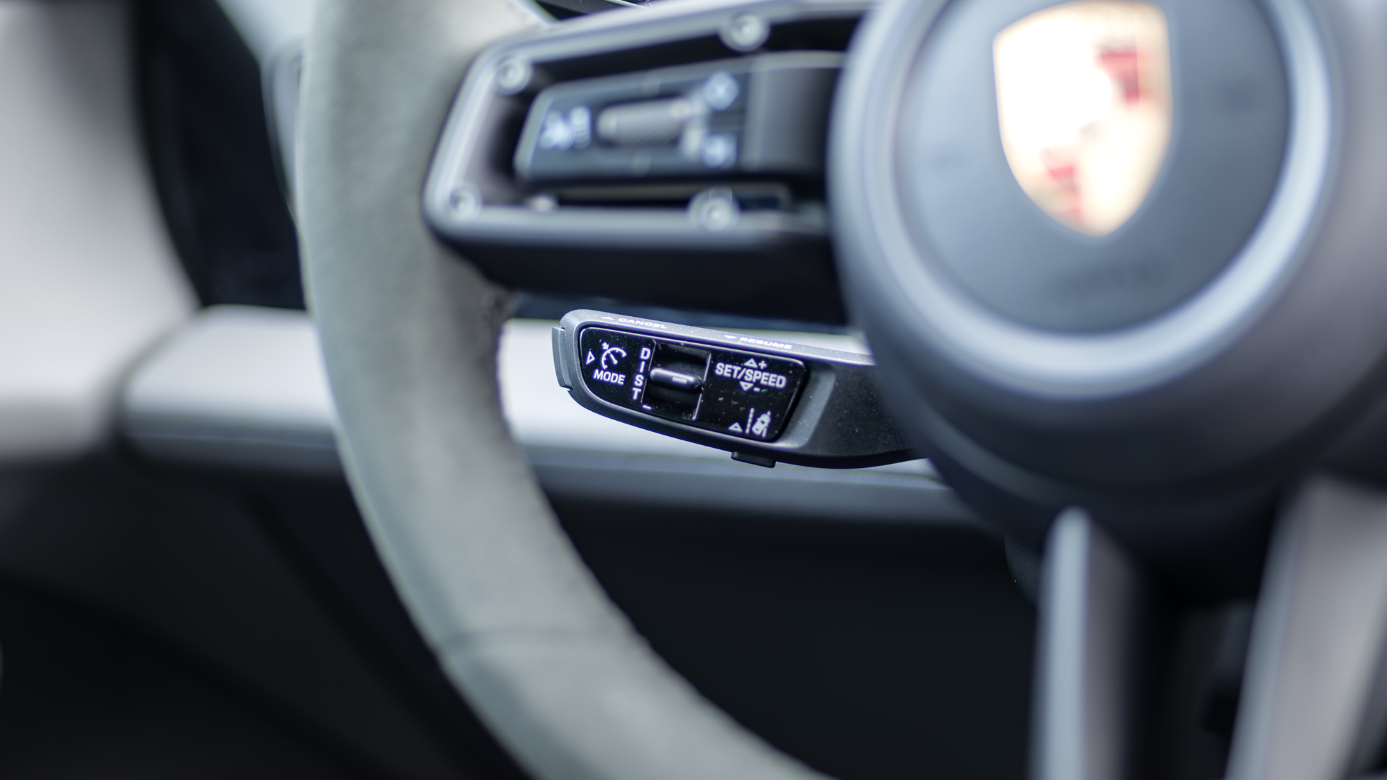 Test drive Porsche Taycan 2025.