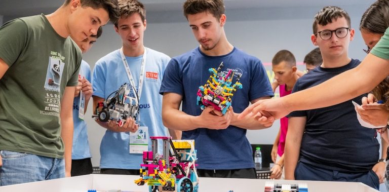 Δελτίο Τύπου – Η τεχνητή νοημοσύνη πρωταγωνιστεί στον Πανελλήνιο Διαγωνισμό STEM 2026 με στρατηγικό συνεργάτη την COSMOTE TELEKOM