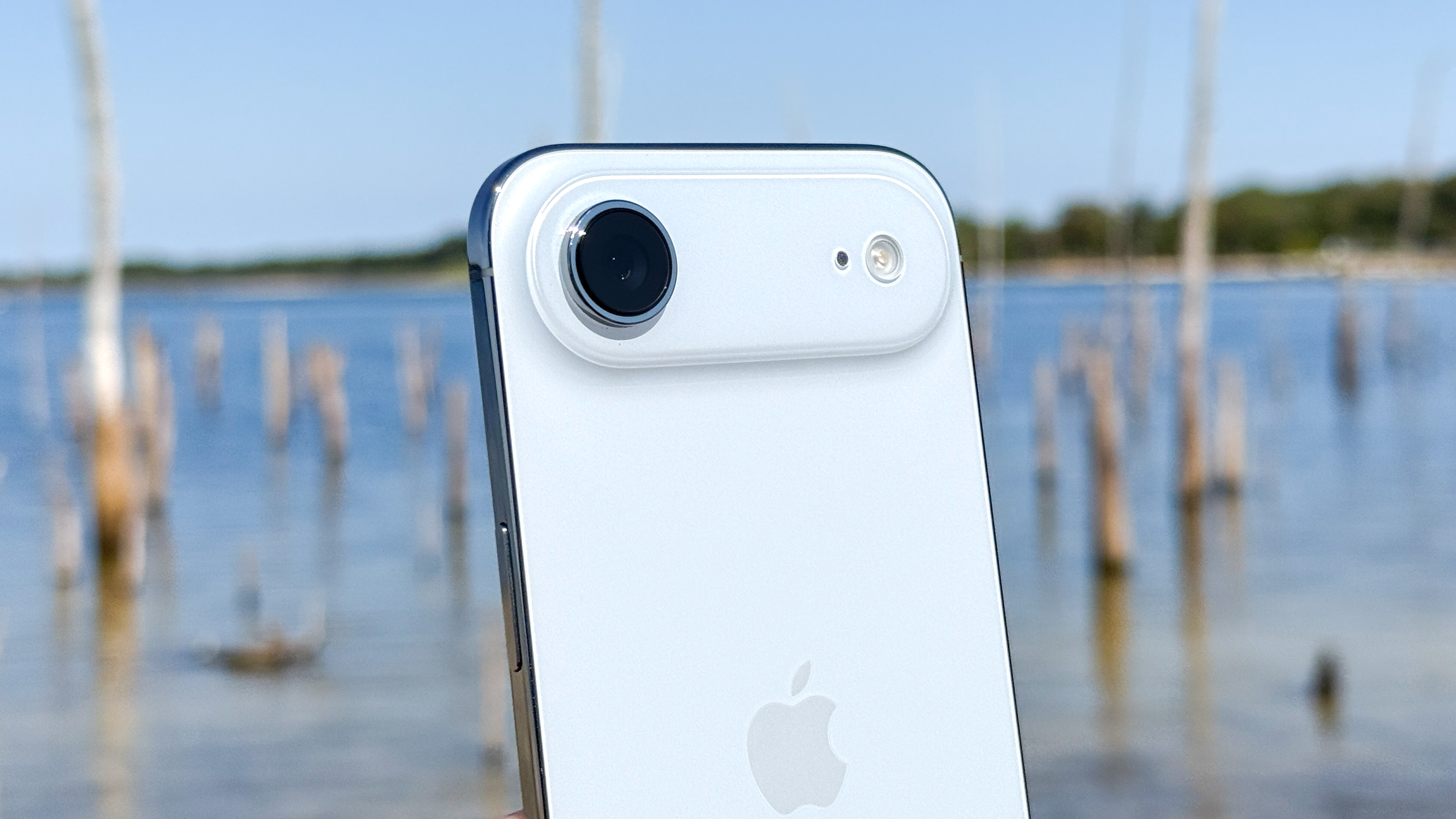 Το iPhone Air φαίνεται στο χέρι