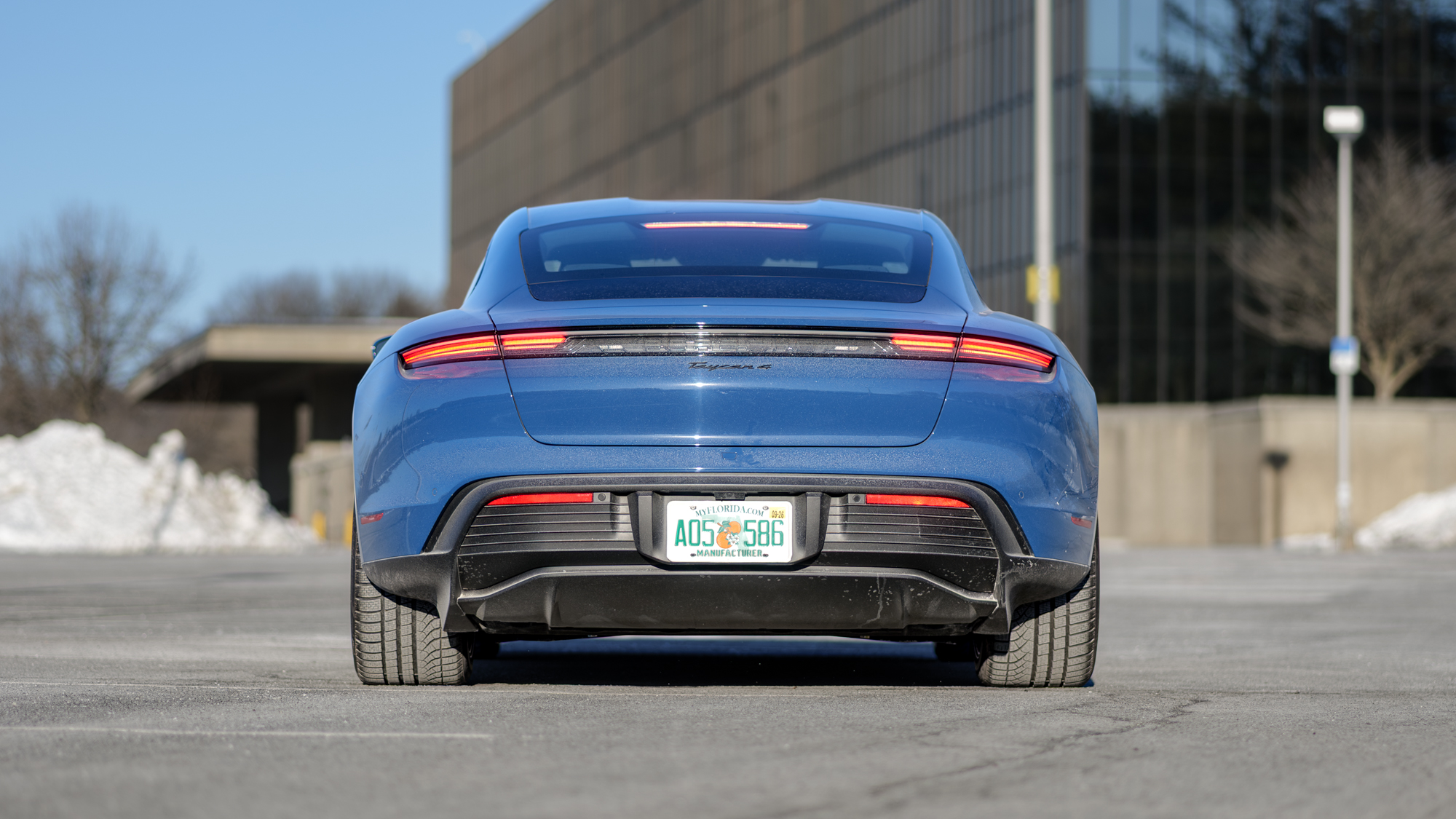 Test drive Porsche Taycan 2025.