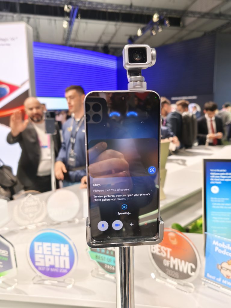 (MWC 2026) Honor Robot Phone: η συσκευή που σε (παρ)ακολουθεί