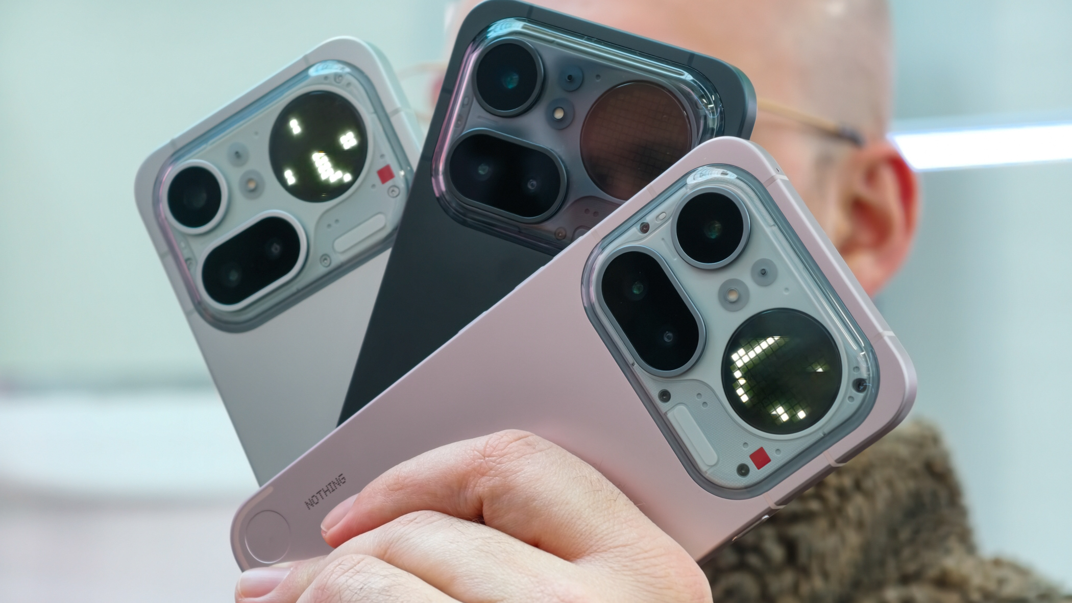 Nothing Phone 4a Pro Colors από την κυκλοφορία στο Λονδίνο