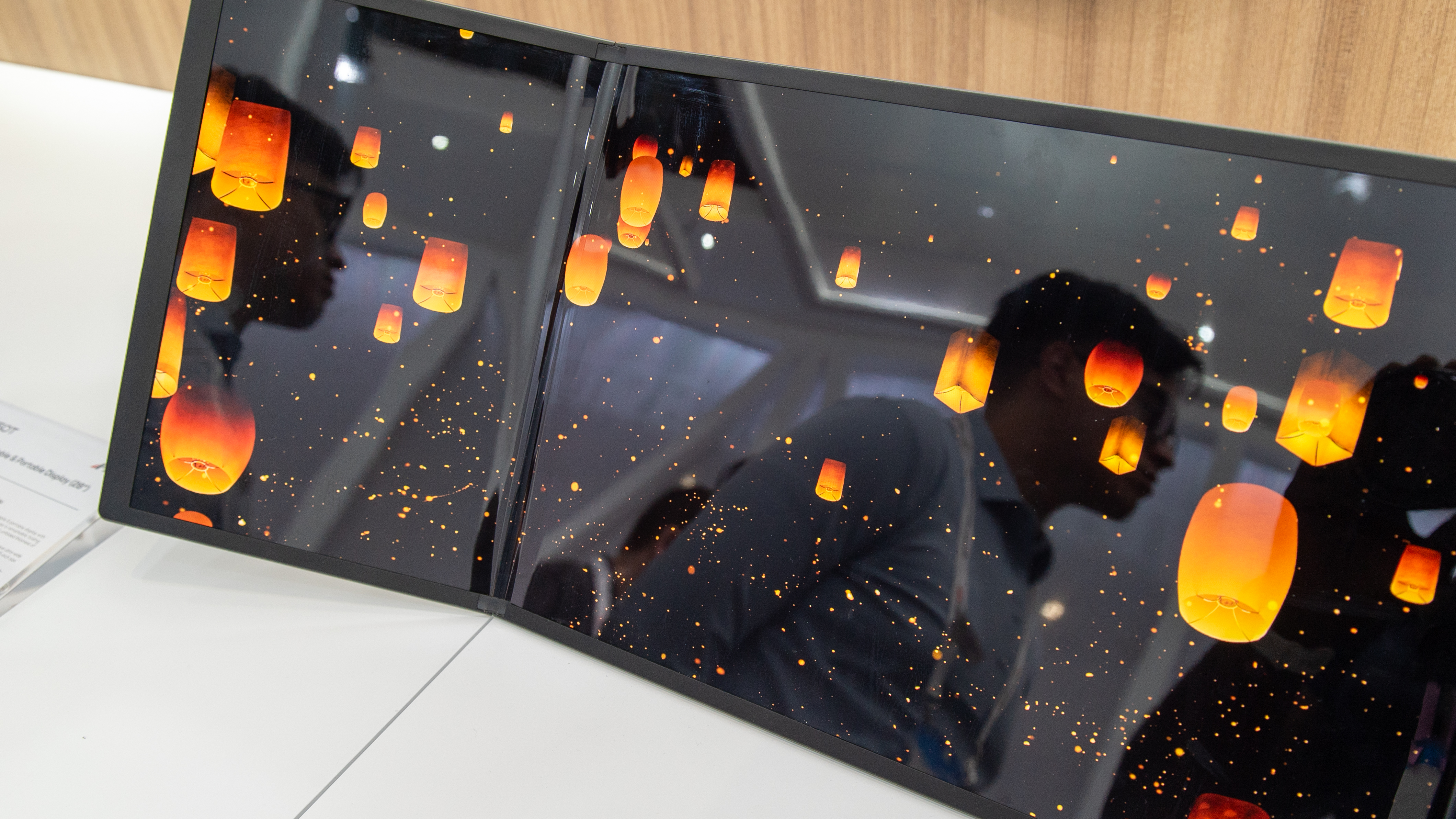 Μια τριπλή οθόνη