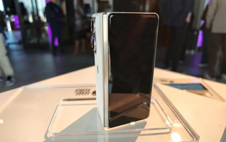 Motorola Razr Fold: Είδαμε το πιο εντυπωσιακό foldable με απίστευτες κάμερες!