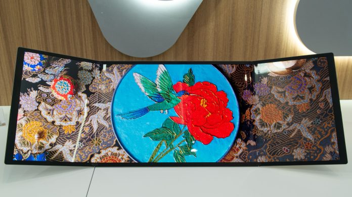 6 από τις πιο εντυπωσιακές καινοτομίες οθόνης που είδα από την TCL στο MWC, και μερικές από αυτές θα μπορούσαν να είναι στο επόμενο τηλέφωνό σας 6 από τις πιο εντυπωσιακές καινοτομίες οθόνης που είδα από την TCL στο MWC, και μερικές από αυτές θα μπορούσαν να είναι στο επόμενο τηλέφωνό σας