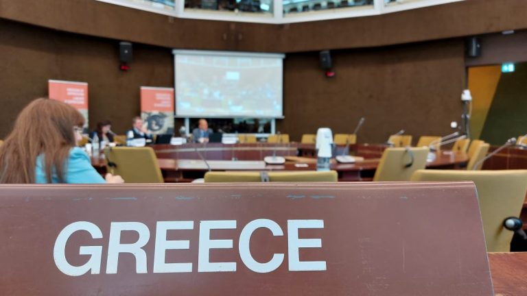 Κρατική διαφήμιση: “Βρέχει” λεφτά!