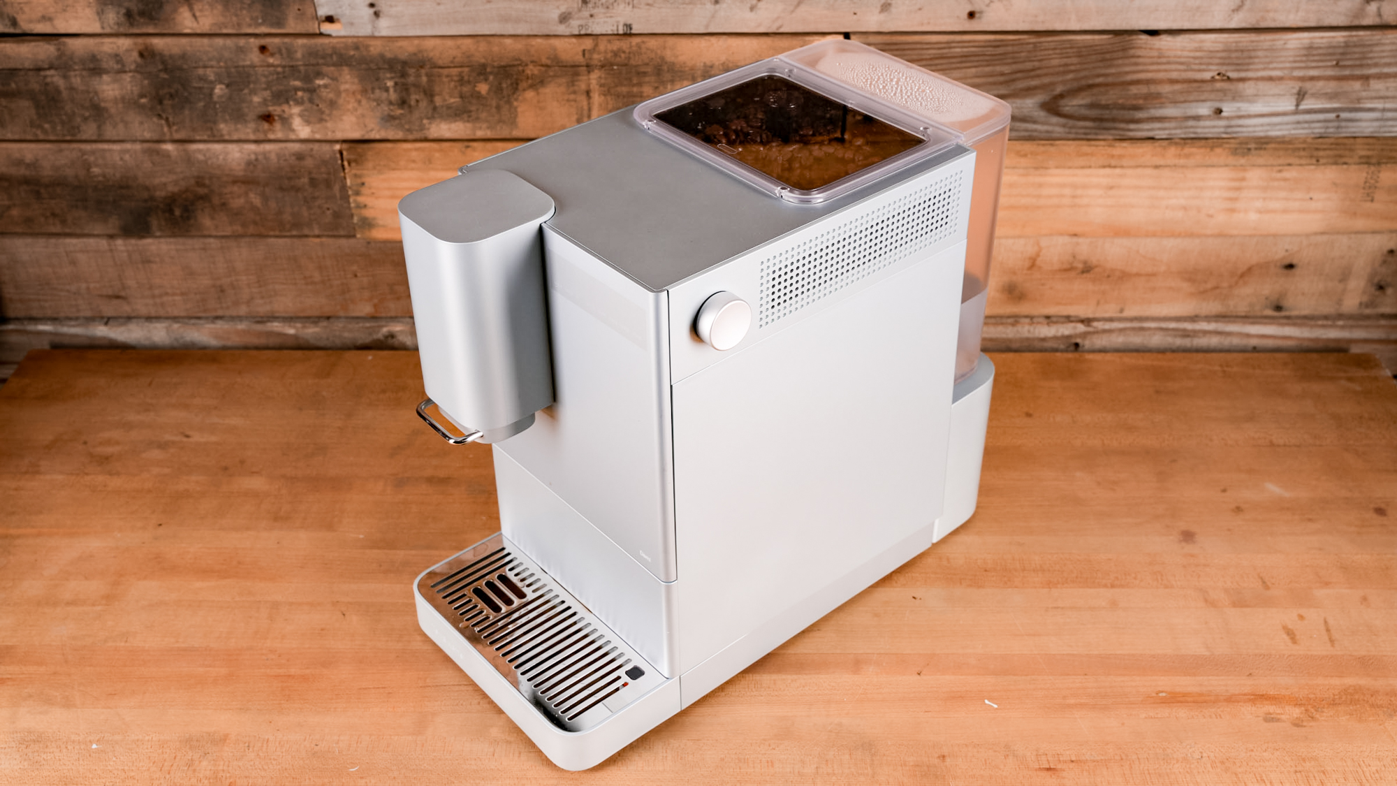 Παρασκευαστής εσπρέσο Terra Kaffe Demi σε επιφάνεια κουζίνας