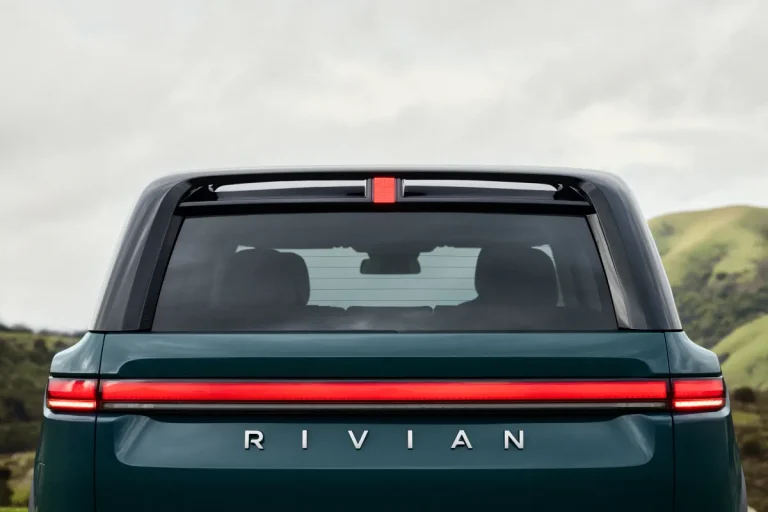 Η Rivian θυσιάζει τον στόχο κέρδους του 2027 για να ωθήσει βαθύτερα στην αυτονομία