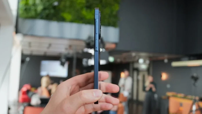 Το Galaxy A57 αδυνατίζει, μειώνει το βάρος και σφίγγει τα πλαίσια της οθόνης Το Galaxy A57 αδυνατίζει, μειώνει το βάρος και σφίγγει τα πλαίσια της οθόνης