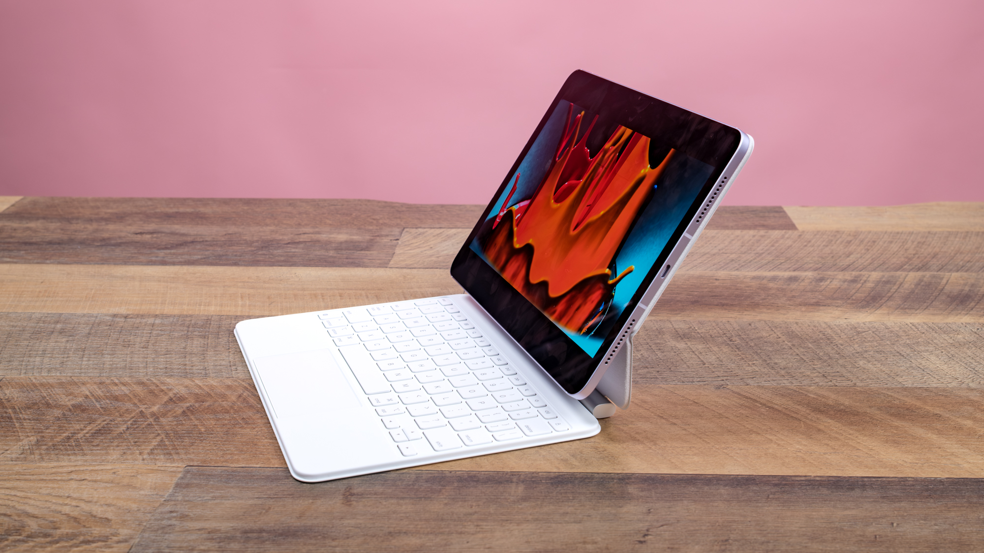 iPad Air M4 με φύλλο πληκτρολογίου