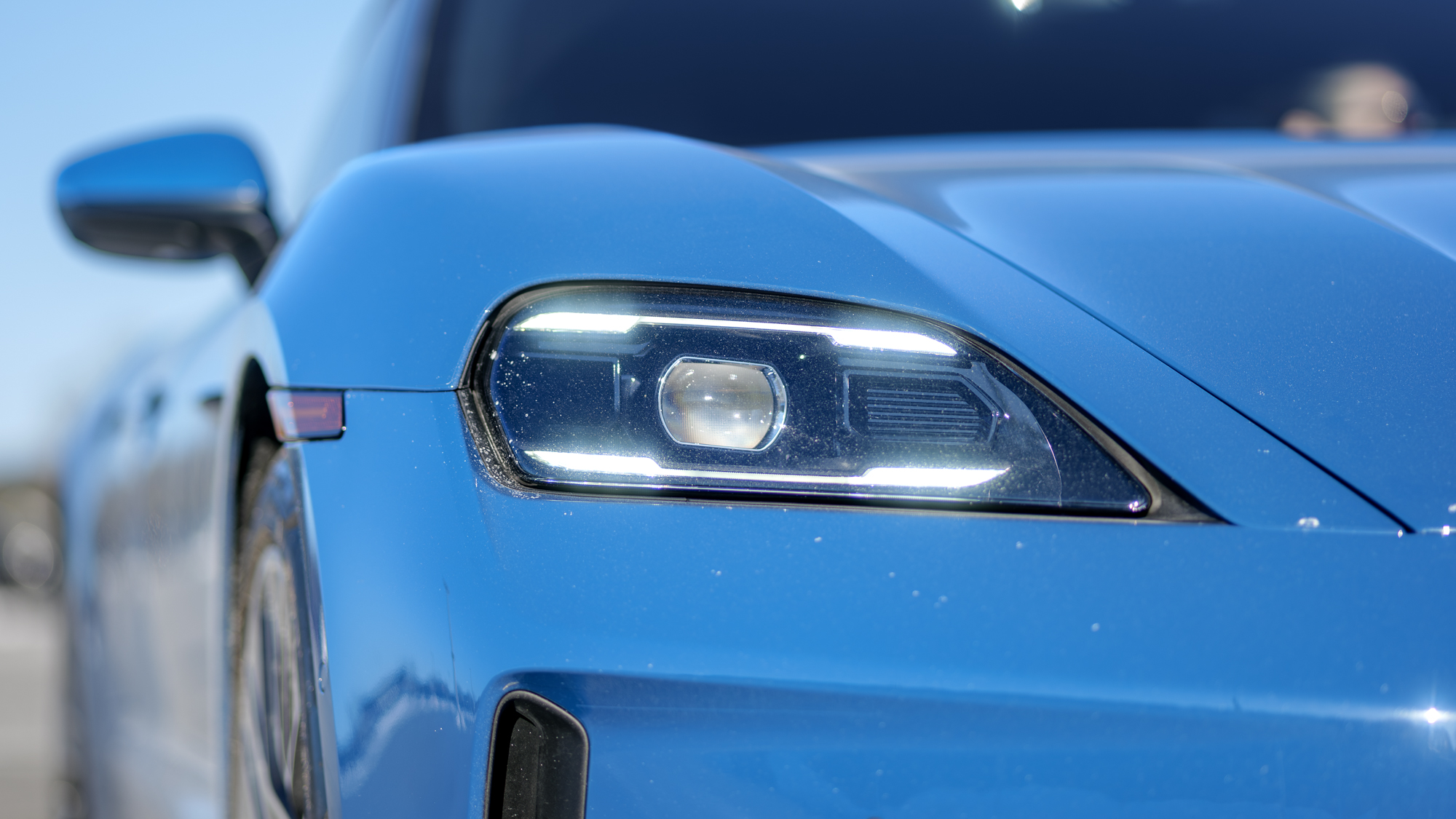 Test drive Porsche Taycan 2025.