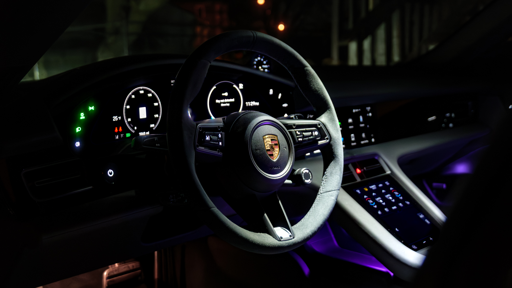 Test drive Porsche Taycan 2025.