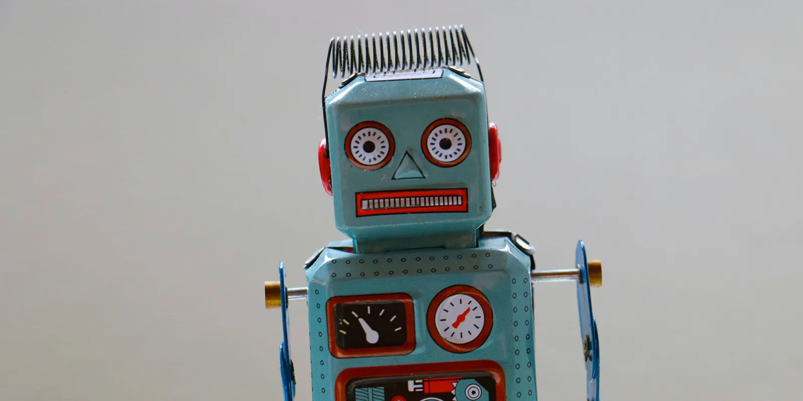 Το WhatsApp εντάσσεται στην αποκρουστική τάση για απαντήσεις με τεχνητή νοημοσύνη σε μηνύματα | Εμφανίζεται ρομπότ παιχνιδιών με χοντροκομμένη εμφάνιση.