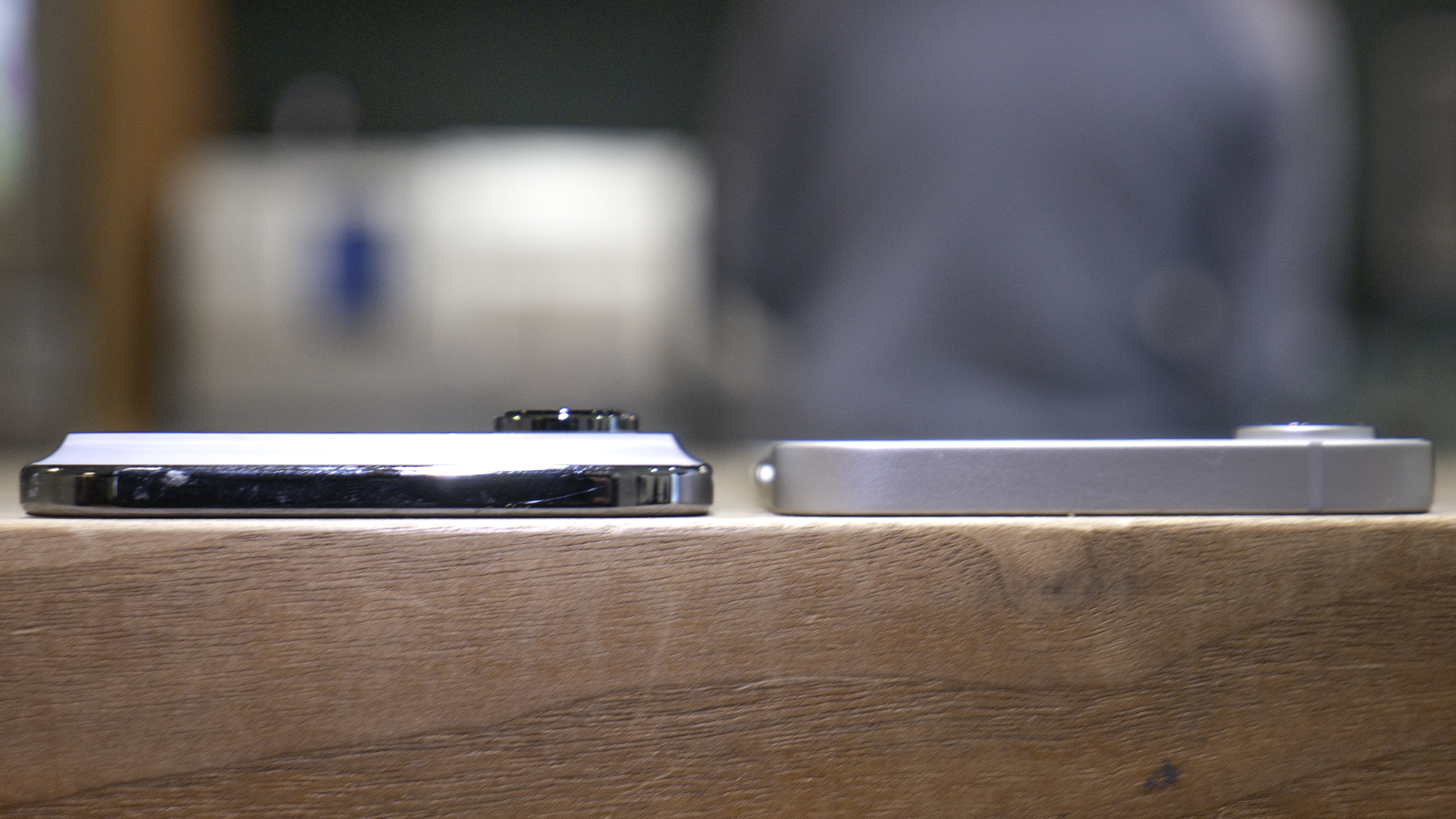 iPhone Air εναντίον iPhone 17e.