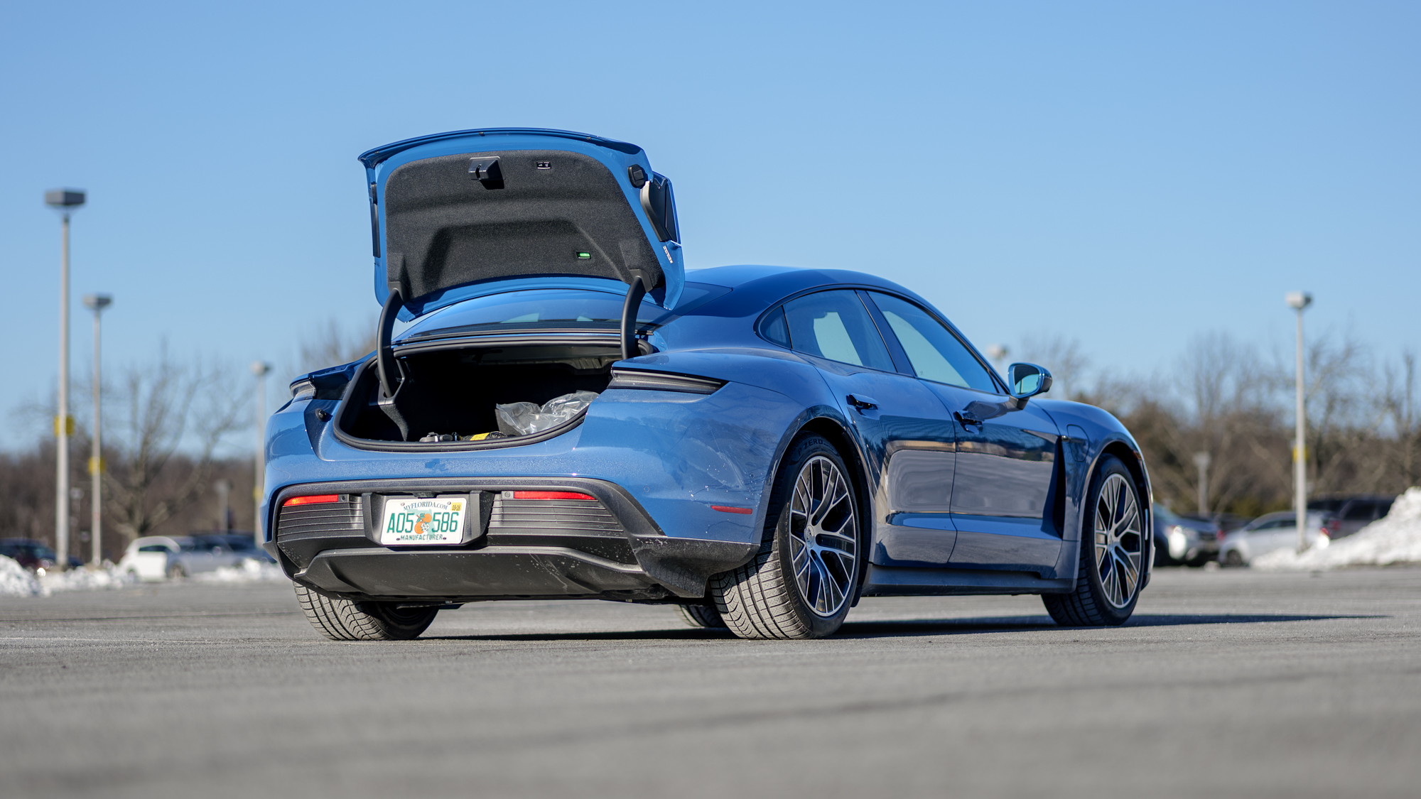 Test drive Porsche Taycan 2025.