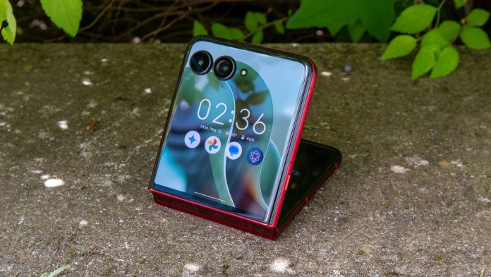 «Δυσκολία στην επιλογή: Μειωμένη τιμή για το Motorola Razr Ultra» «Δυσκολία στην επιλογή: Μειωμένη τιμή για το Motorola Razr Ultra»