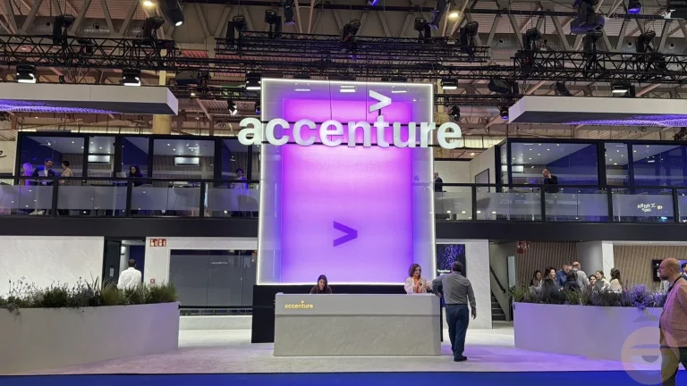 MWC 2026: Στο booth της Accenture πήραμε μία γεύση από το μέλλον των τηλεπικοινωνιών – MWC