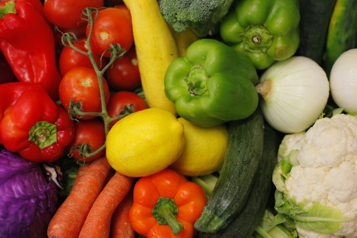 Ελαιόλαδο, ζωμός οστών και κομπούχα: Μύθοι και αλήθειες για τις τροφές που βελτιώνουν την υγεία του εντέρου Ελαιόλαδο, ζωμός οστών και κομπούχα: Μύθοι και αλήθειες για τις τροφές που βελτιώνουν την υγεία του εντέρου