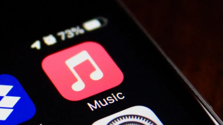 Η Apple Music θα προσθέσει ετικέτες διαφάνειας για να ξεχωρίζει τη μουσική AI, λέει η έκθεση
