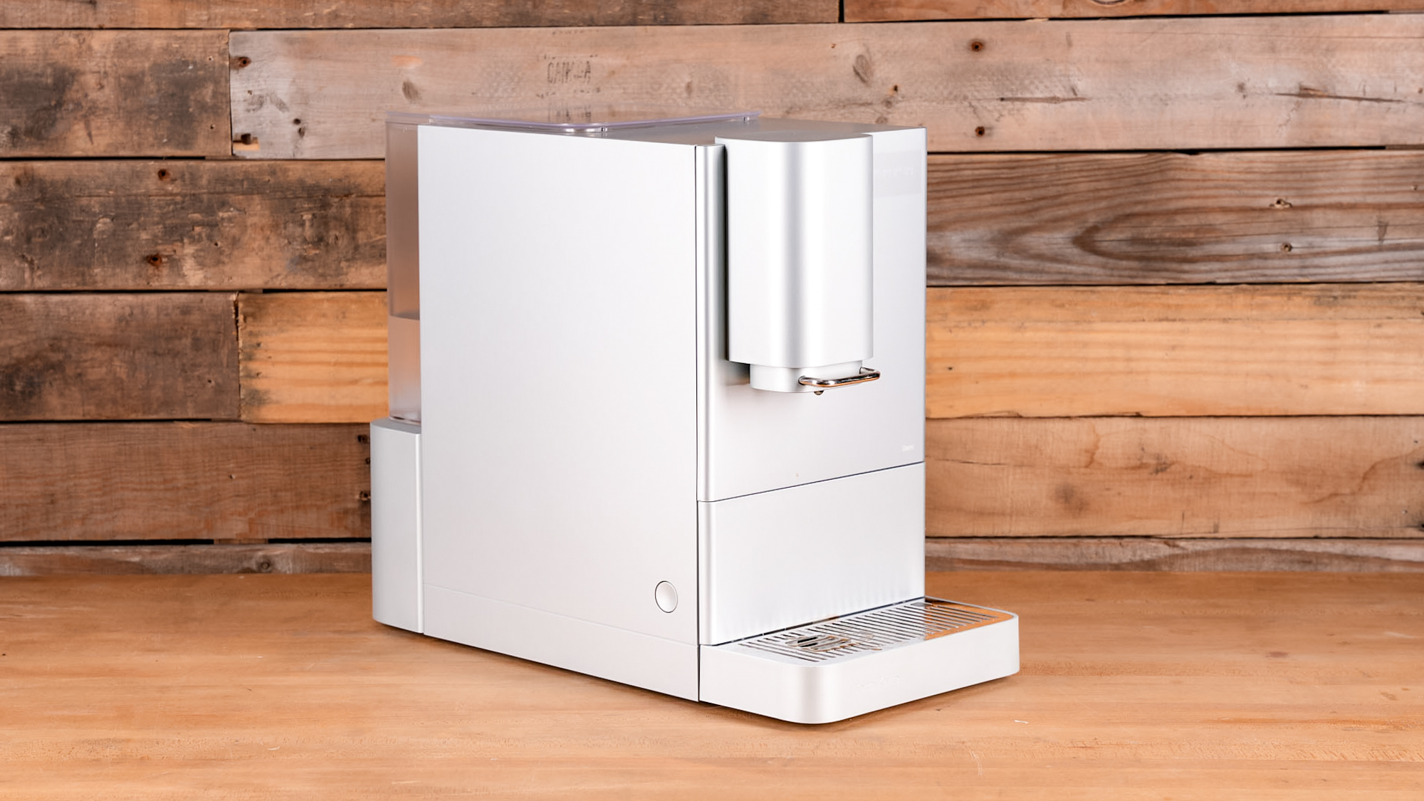 Παρασκευαστής εσπρέσο Terra Kaffe Demi σε επιφάνεια κουζίνας