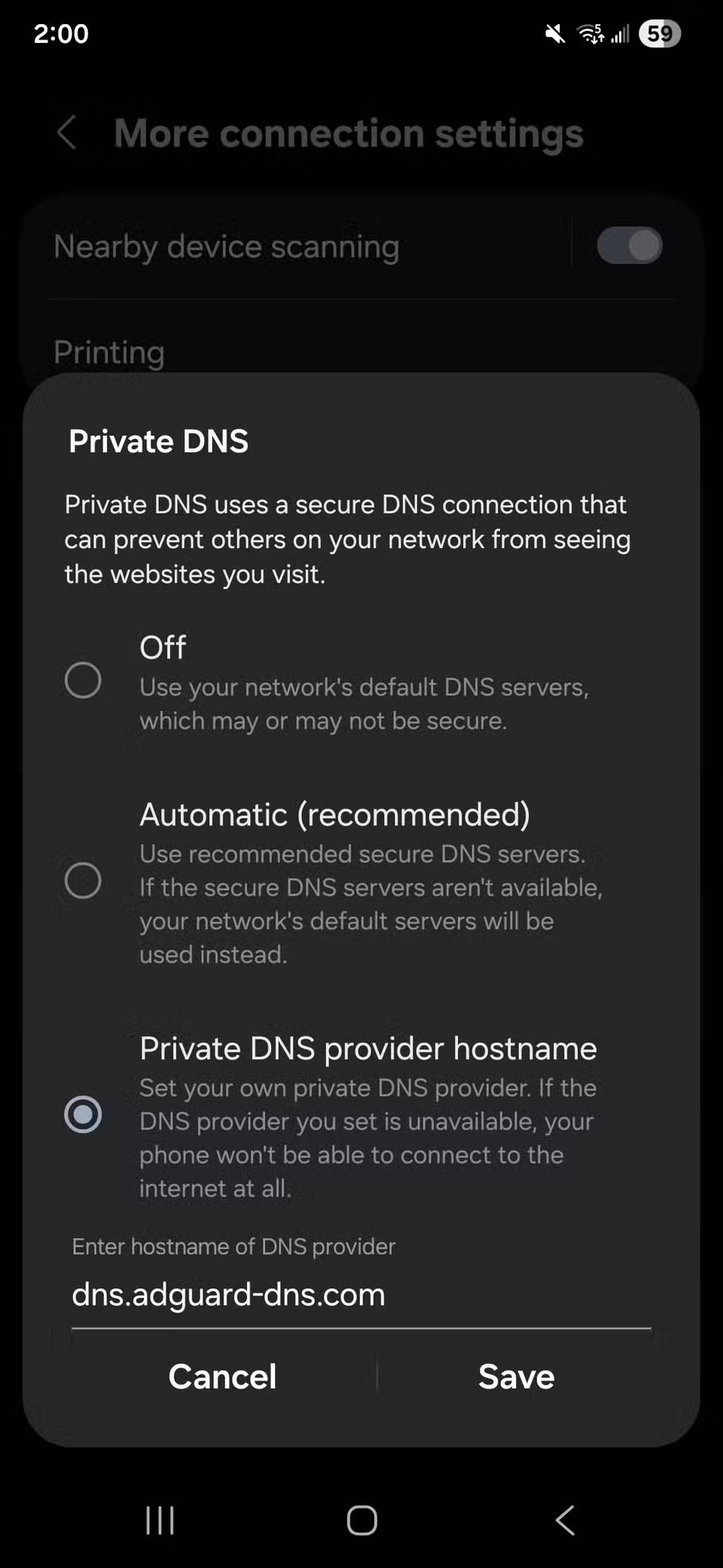 Κουμπί επιλογής στο όνομα κεντρικού υπολογιστή ιδιωτικού παρόχου DNS με προσαρμοσμένο πεδίο ονόματος κεντρικού υπολογιστή που συμπληρώνεται για αποκλεισμό διαφημίσεων