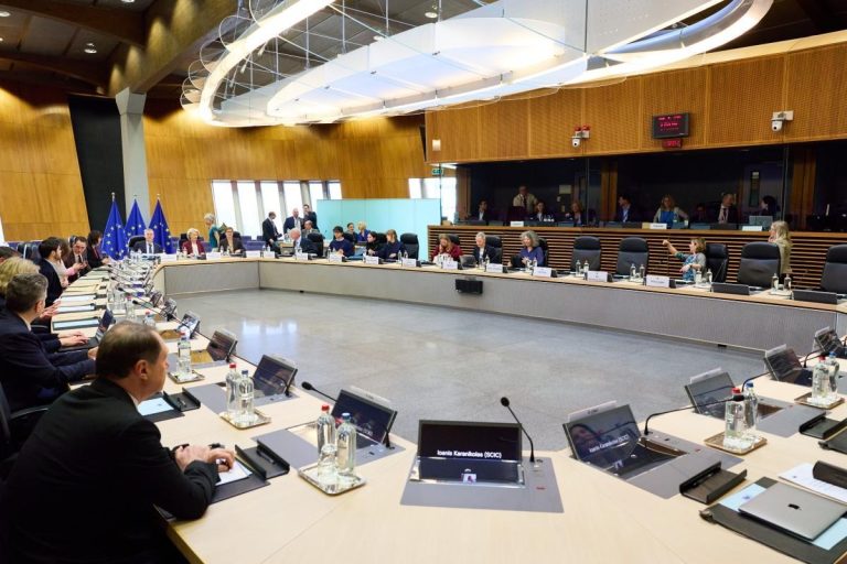 Ευρωπαϊκή Επιτροπή: Νέα ειδική ομάδα για την προστασία των παιδιών στα social media