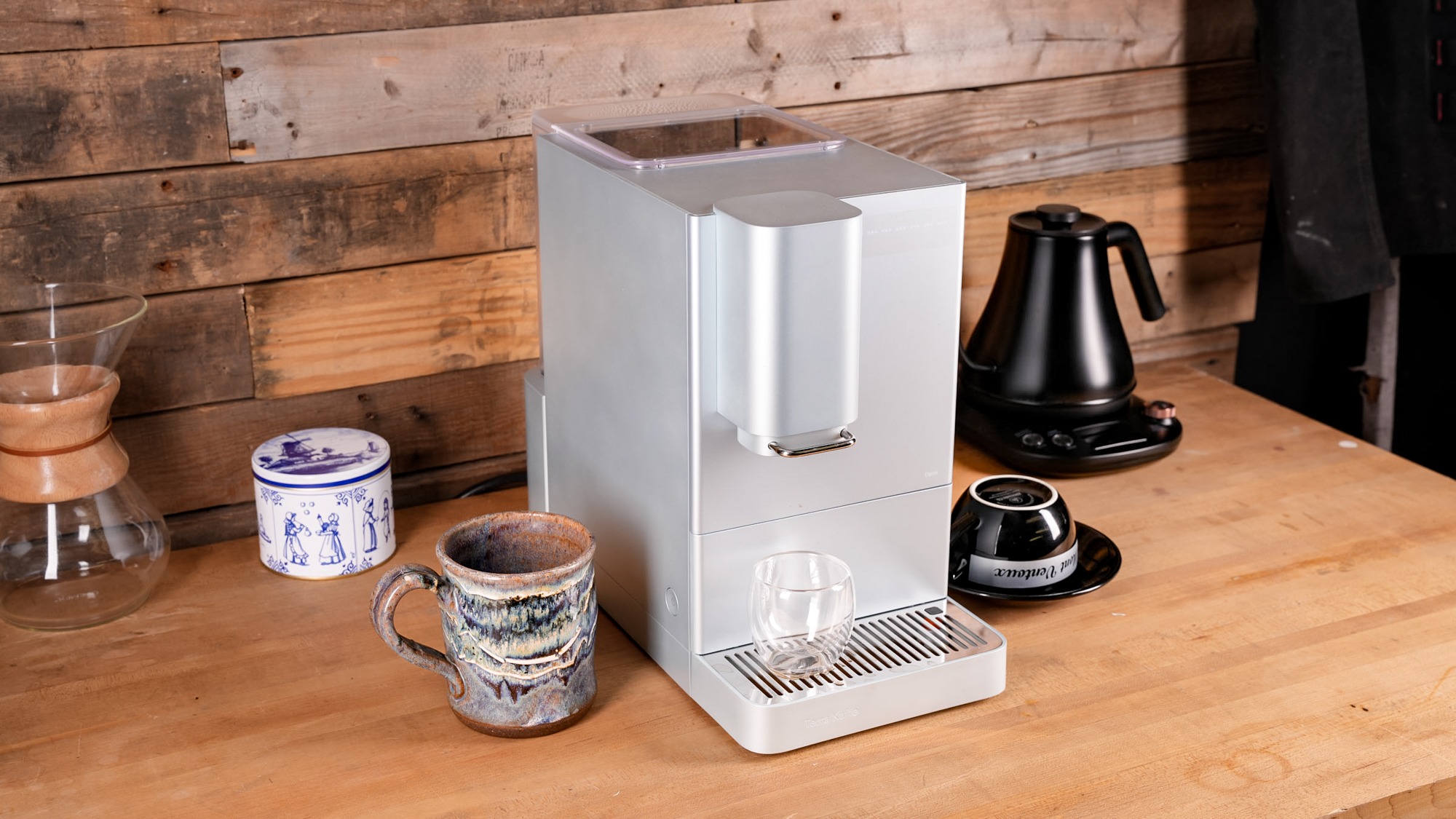 Παρασκευαστής εσπρέσο Terra Kaffe Demi σε επιφάνεια κουζίνας