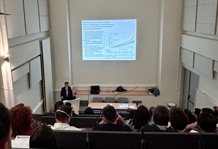 Φυματίωση, η σιωπηλή νόσος: Οι ασθενείς γίνονται άνθρωποι χωρίς φωνή ενώ τα περιστατικά στην Ελλάδα είναι πενταπλάσια από αυτά που καταγράφονται βάσει της κατανάλωσης φαρμάκων Φυματίωση, η σιωπηλή νόσος: Οι ασθενείς γίνονται άνθρωποι χωρίς φωνή ενώ τα περιστατικά στην Ελλάδα είναι πενταπλάσια από αυτά που καταγράφονται βάσει της κατανάλωσης φαρμάκων