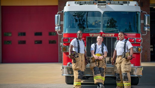 Βιοτέχνης ή πυροσβέστης; Η ΑΙ αναγκάζει του νέους να αλλάξουν επαγγελματικό προσανατολισμό Βιοτέχνης ή πυροσβέστης; Η ΑΙ αναγκάζει του νέους να αλλάξουν επαγγελματικό προσανατολισμό