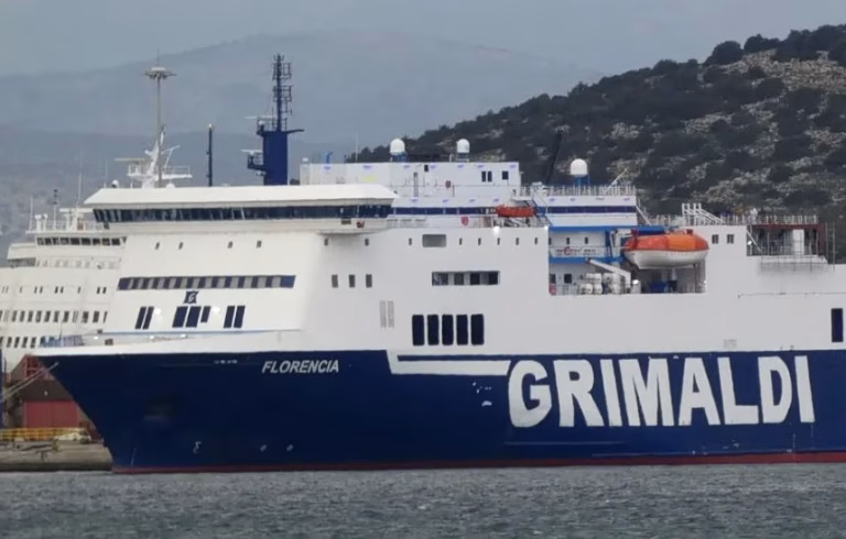 Ηγουμενίτσα: Μηχανική βλάβη οδήγησε πλοίο να δέσει στο λιμάνι –