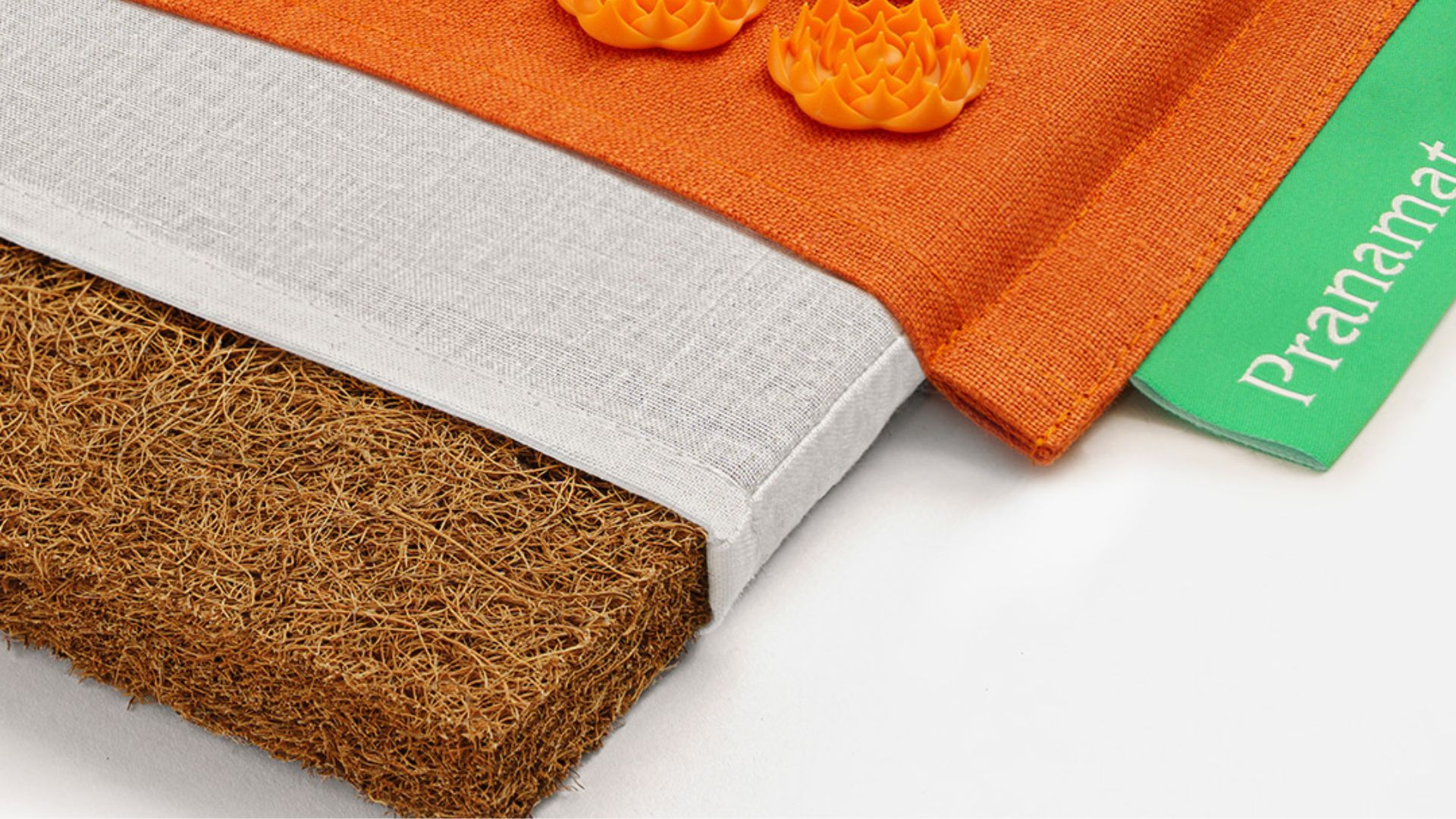 Το εσωτερικό ενός Pranamat κατασκευασμένο από ίνες καρύδας