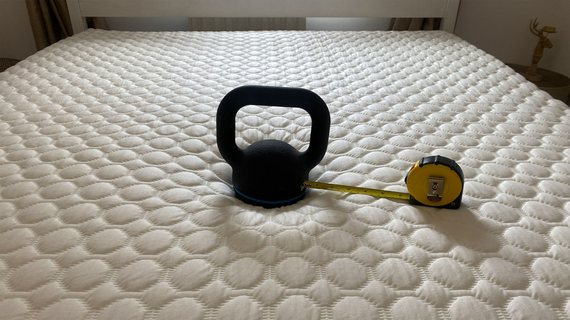 Eve the Wunderflip Premium Hybrid mattress