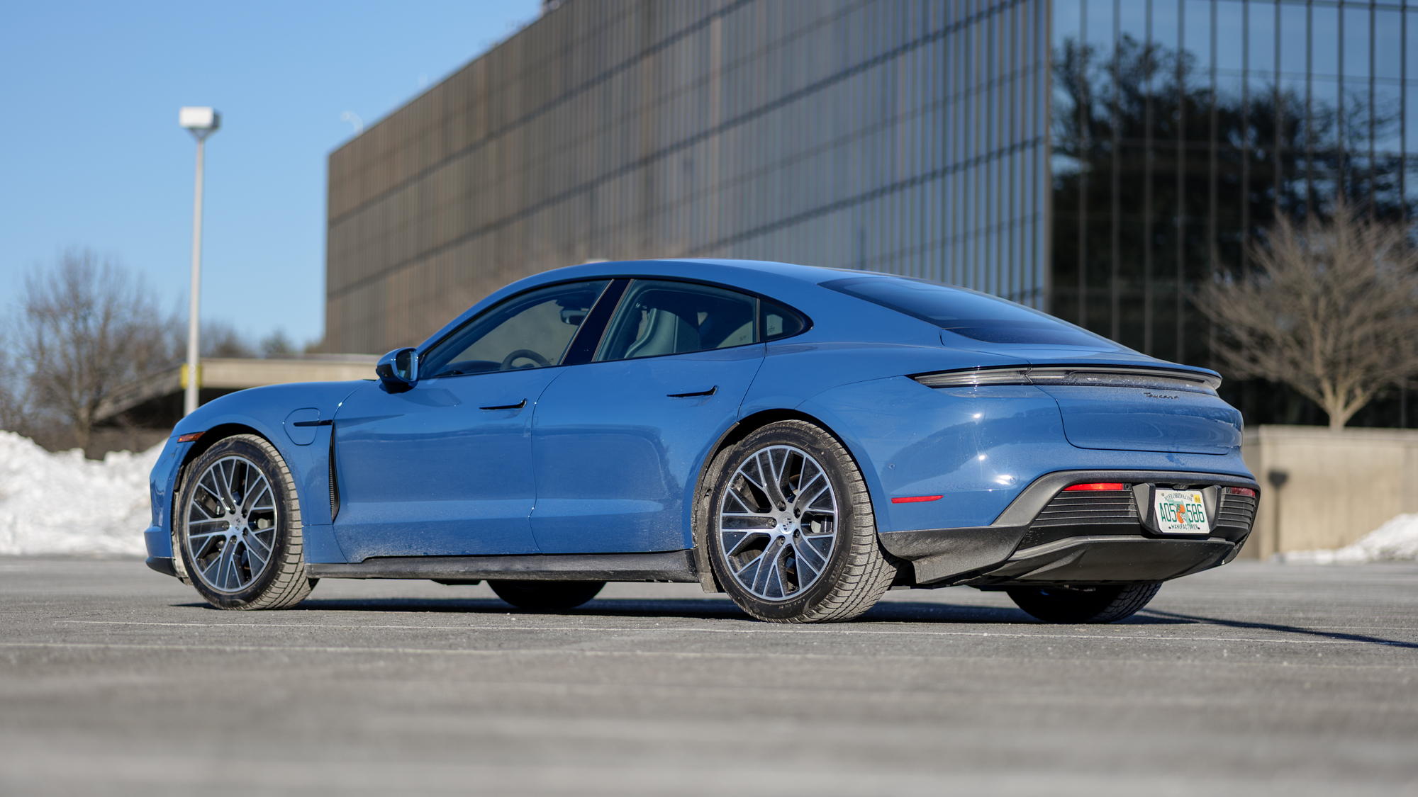 Test drive Porsche Taycan 2025.