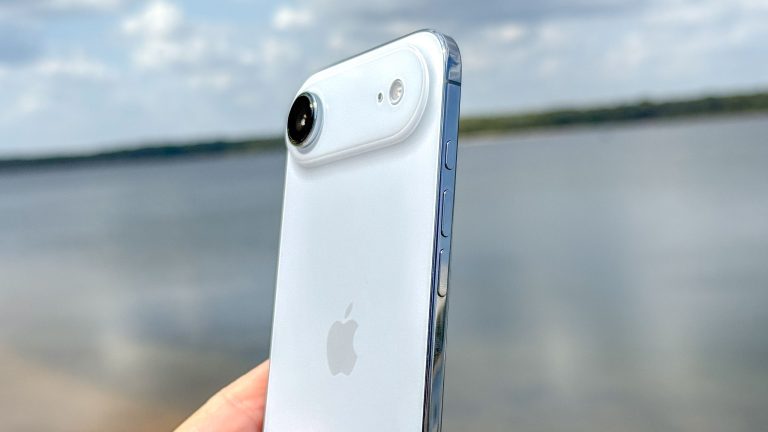 Πέρασα 6 μήνες με το iPhone Air — να τι πραγματικά σκέφτομαι για το λεπτό τηλέφωνο της Apple