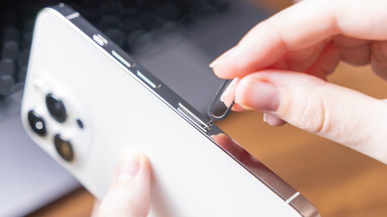 Μην πετάτε το παλιό σας εργαλείο εξαγωγής SIM – Χρησιμοποιήστε το για αυτό