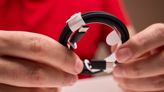 Αξίζουν πραγματικά τα πλεγμένα καλώδια USB; Αξίζουν πραγματικά τα πλεγμένα καλώδια USB;