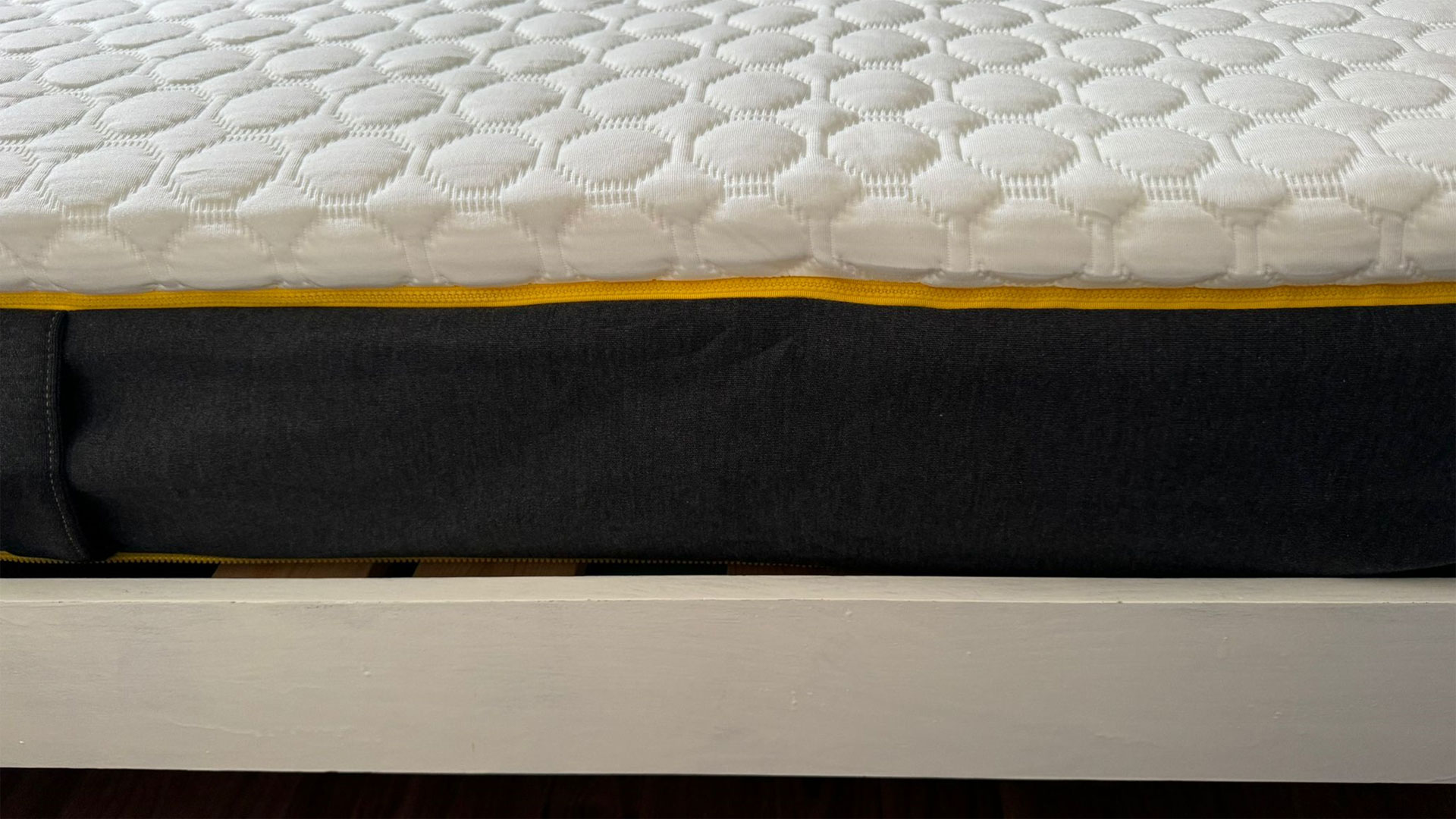 Eve the Wunderflip Premium Hybrid mattress